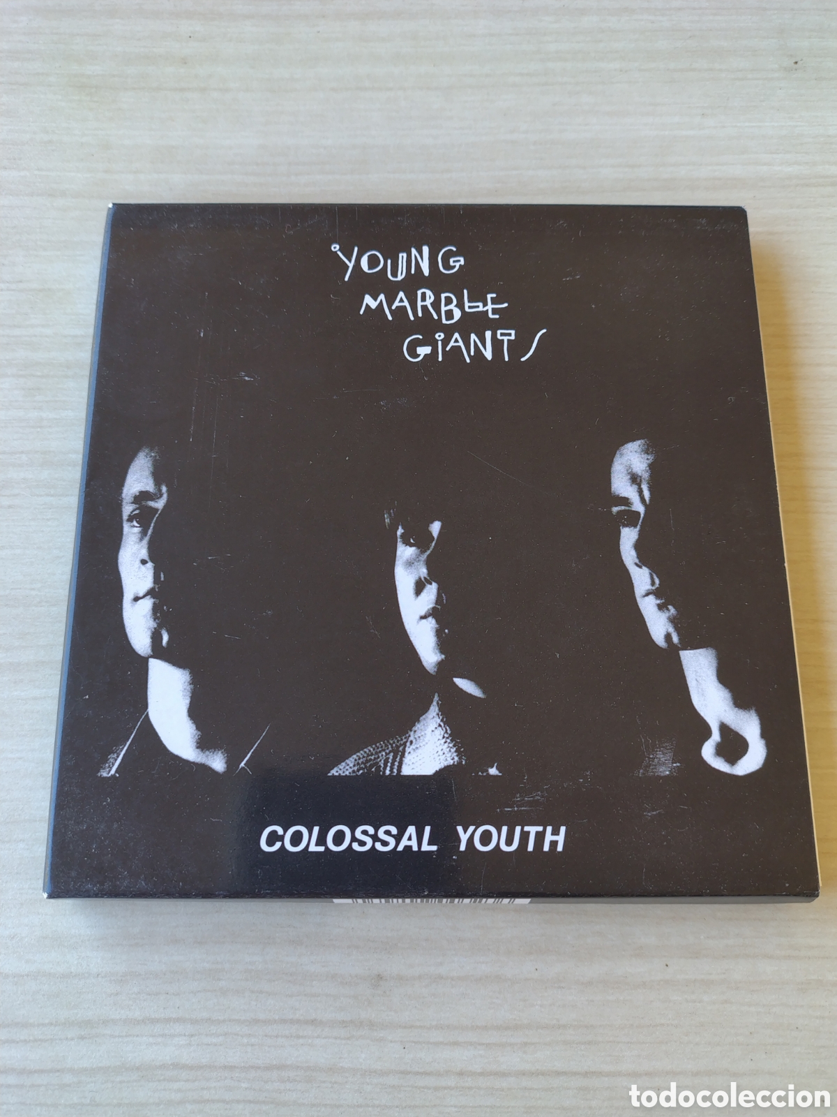 CDs de m&uacute;sica: YOUNG MARBLE GIANTS Colossal Youth 2CD BOX + LIBRETO ( 1980 DOMINO EU 2007 )