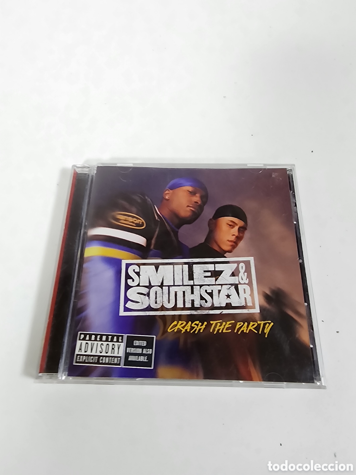 CDs de m&uacute;sica: Smilez & Southstar, titulado Crash the Party y publicado el 23 de julio de 2002.