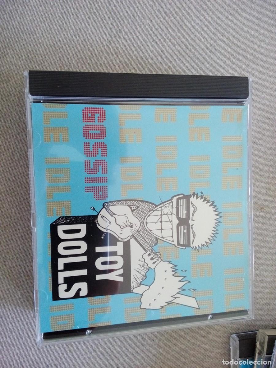 CDs de m&uacute;sica: TOY DOLLS &acute;IDLE GOSSIP&acute; CD
