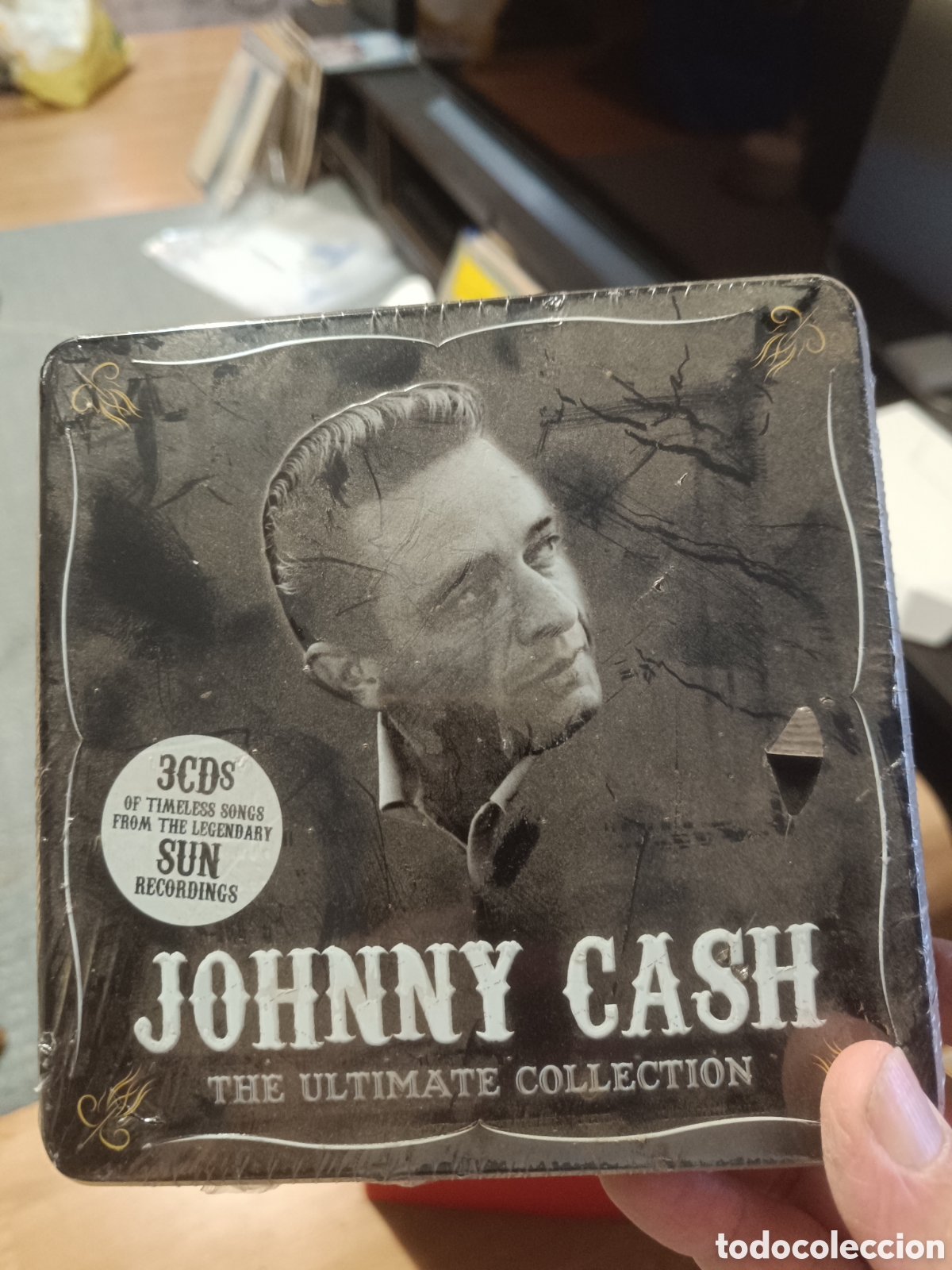 CDs de m&uacute;sica: Johnny Cash &ndash; The Ultimate Collection (Caja met&aacute;lica con 3 CDs) (Precintado)