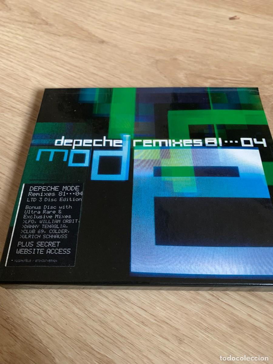 CDs de m&uacute;sica: BOX 3 CD. DEPECHE MODE. REMIXES. LIBRILLO. BUENA CONSERVACION. PEDIDO MINIMO 10 EUROS.
