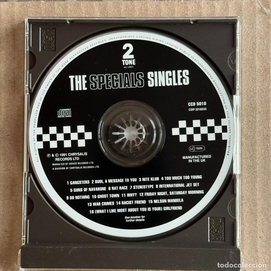 CDs de m&uacute;sica: The Specials. &rdquo;Singles&rdquo; CD - Foto 3