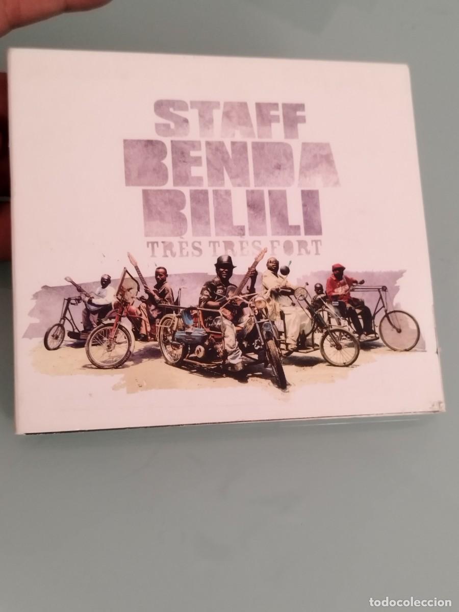 CD de M&uacute;sica: Staff Benda Bilili &ndash; Tr&egrave;s Tr&egrave;s Fort. Cd digipack en muy buen estado.
