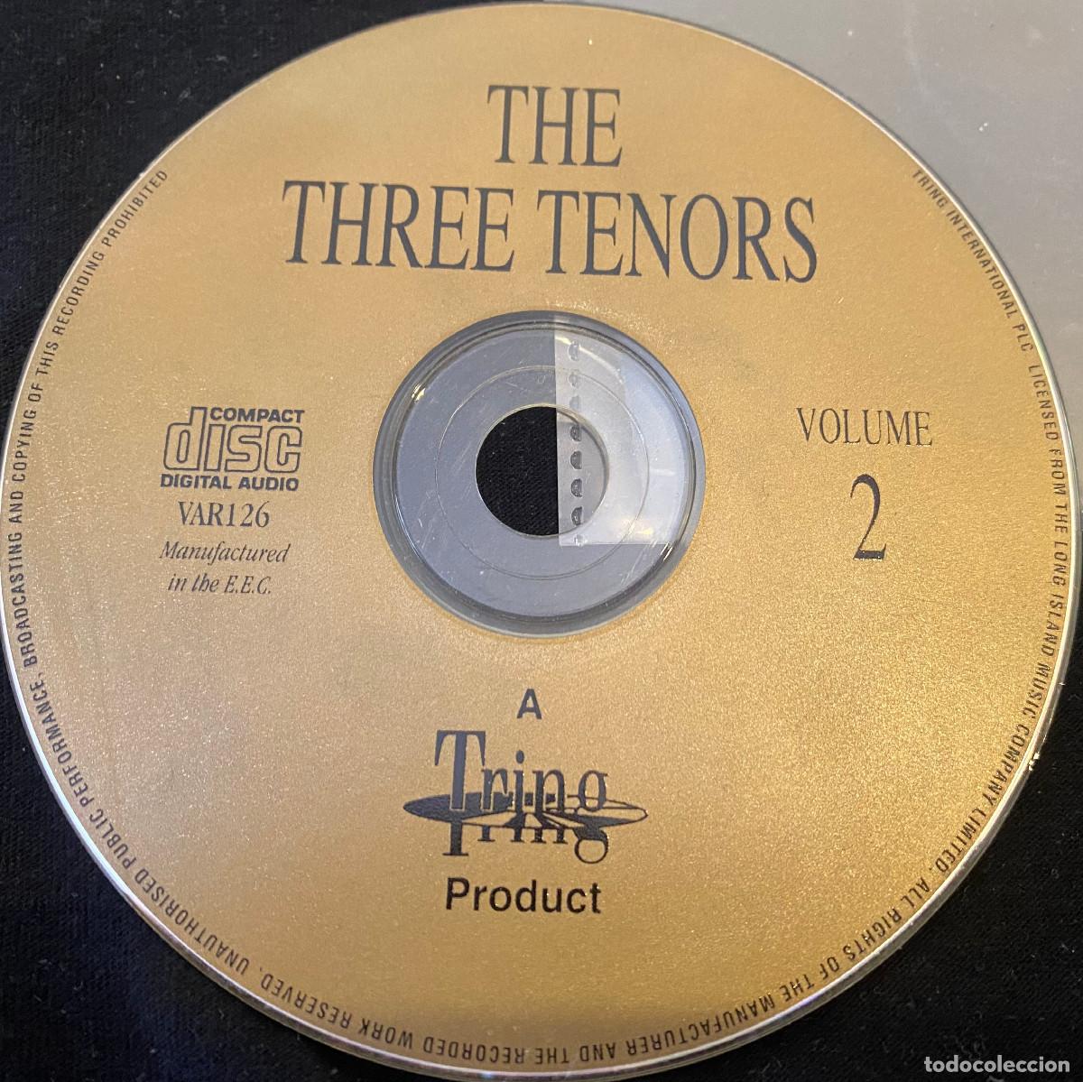 CDs de m&uacute;sica: 'The Three Tenors - Volume 2', de Carreras, Domingo y Pavarotti. 12 temas. En funda transparente.