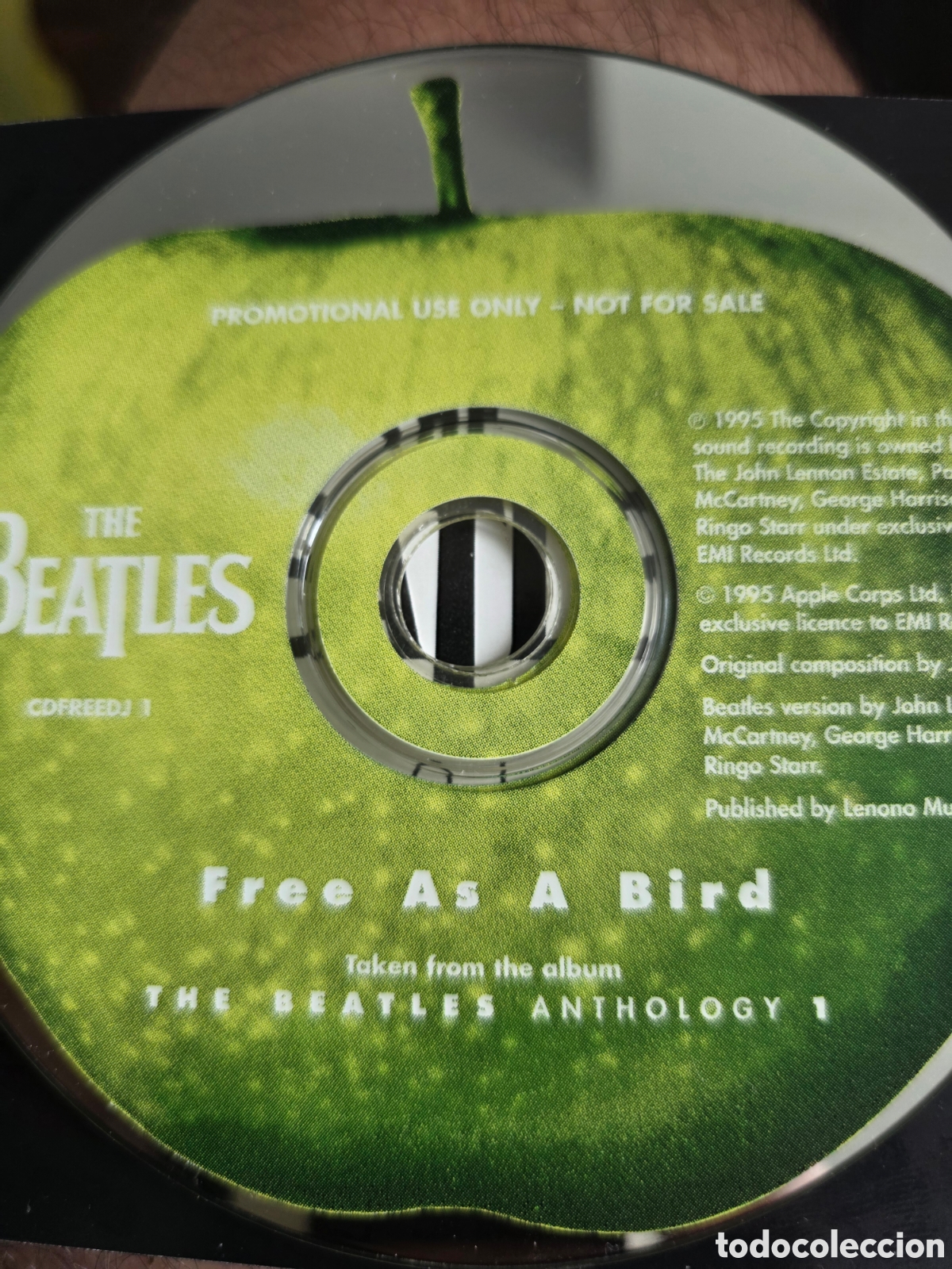 CDs de m&uacute;sica: THE BEATLES..2 CDS..SINGLES..LEER