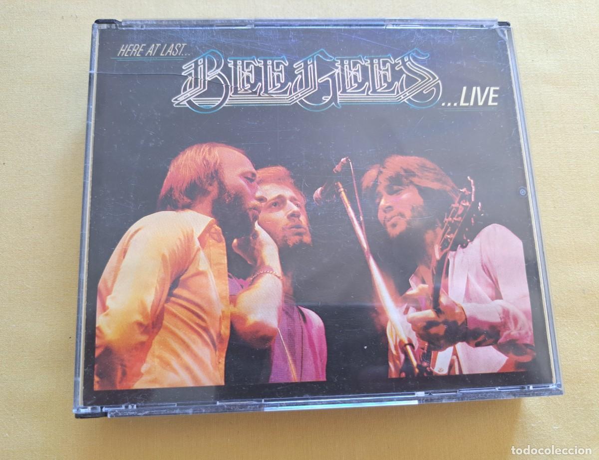 CDs de m&uacute;sica: BEE GEES - HER AT LAST...LIVE (DOBLE CD) - Polydor &ndash; 833 791-2 - GERMANY 1988