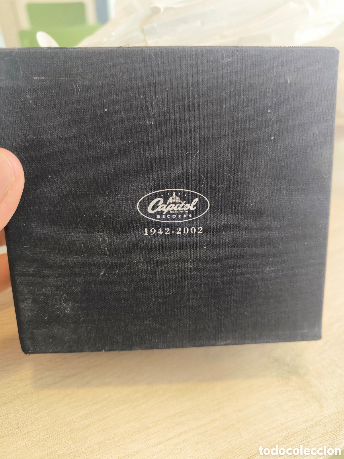 CDs de m&uacute;sica: Caja Capitol records 60 aniversario 5 cd y un libro