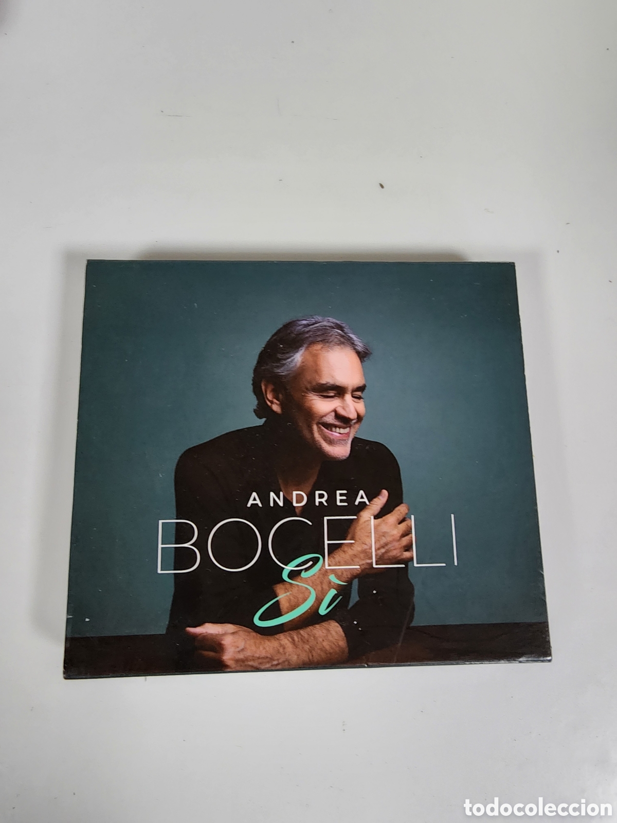 CDs de m&uacute;sica: &aacute;lbum &laquo;S&igrave;&raquo; del tenor italiano Andrea Bocelli