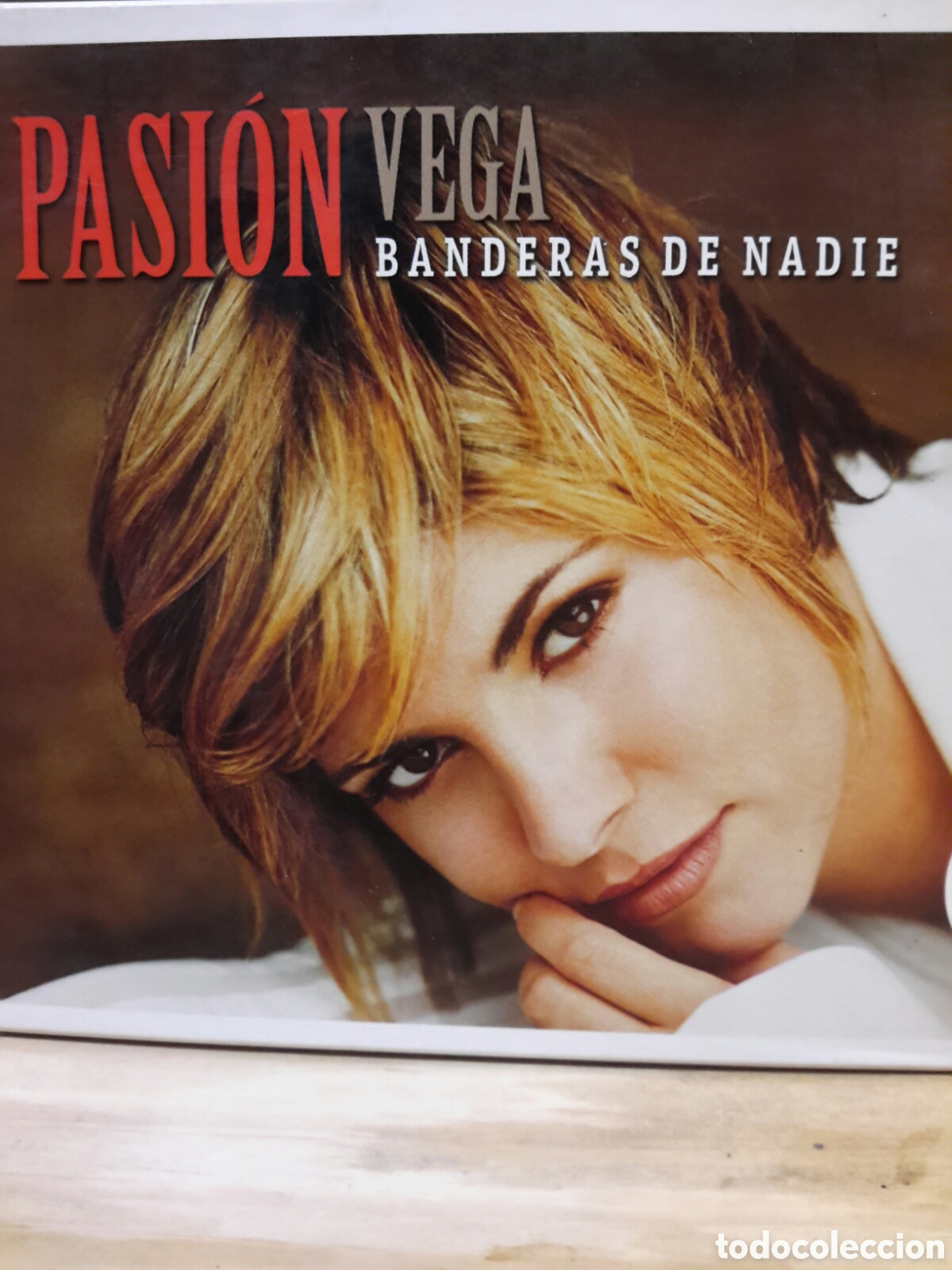 Music CDs: CD Pasi&oacute;n Vega. Banderas de nadie