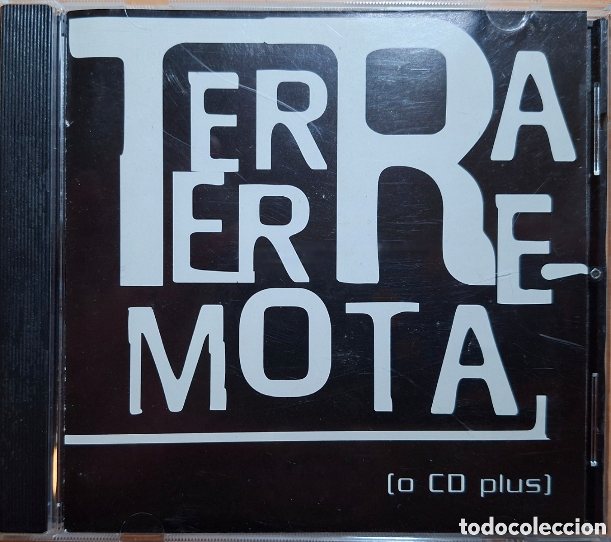 CDs de m&uacute;sica: Various &ndash; Brav&uacute;. Terra Terremota. NM/VG+. Xerais Media, 1998. CD + CDrom-videoxogo(Galician)