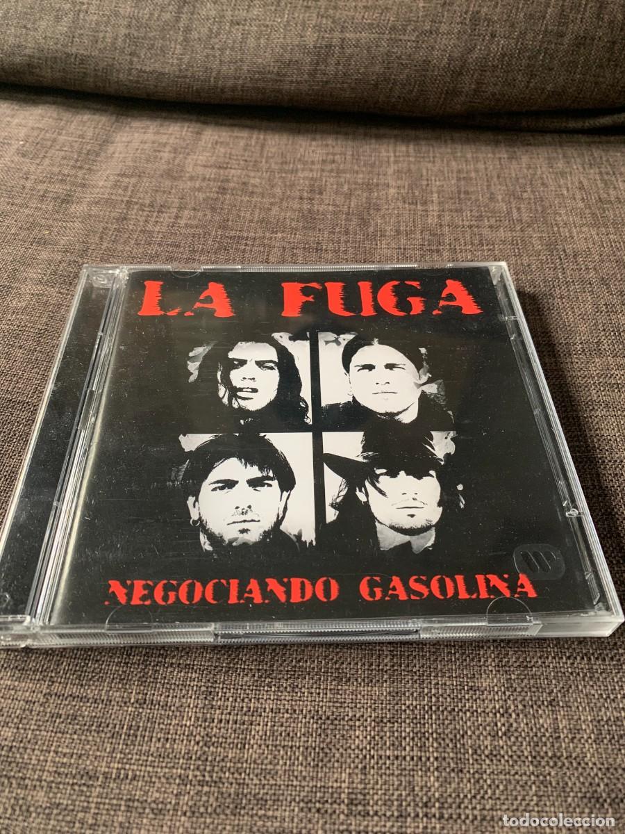 CDs de m&uacute;sica: CD+DVD. LA FUGA. NEGOCIANDO GASOLINA. LIBRILLO. PEDIDO MINIMO 10 EUROS.