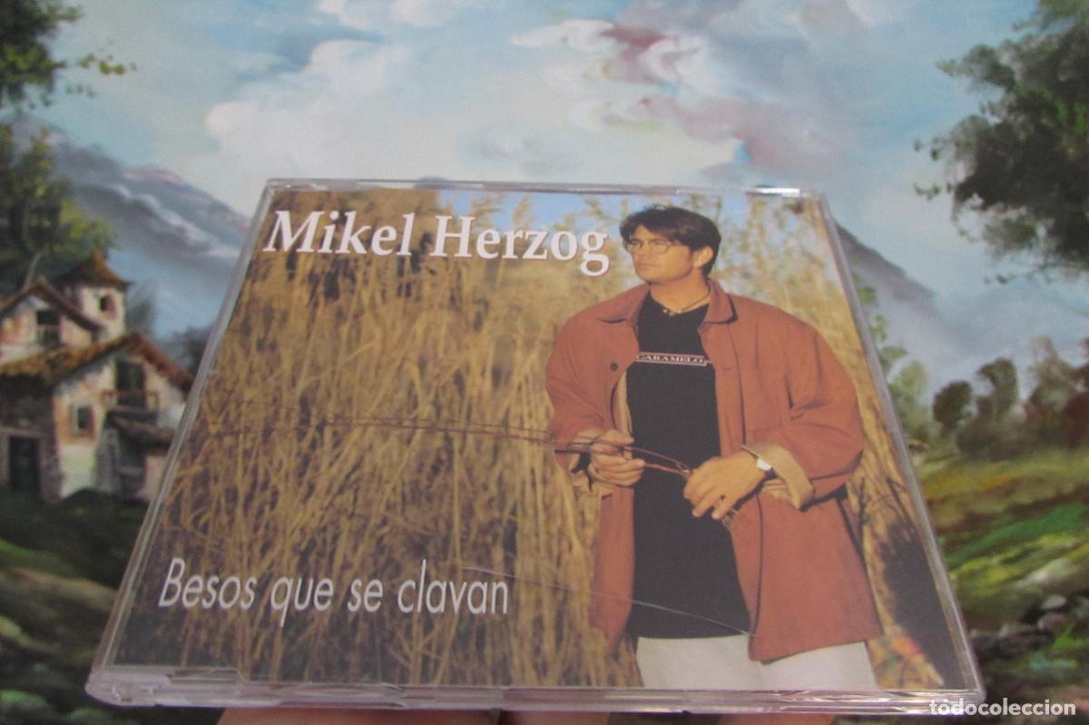 CDs de m&uacute;sica: MIKEL HERZOG / BESOS QUE SE CLAVAN CD SINGLE - Foto 1