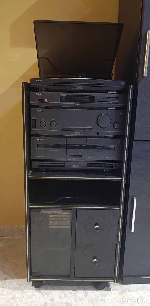 CDs de m&uacute;sica: Equipo de m&uacute;sica retro Philips con mueble y tocadiscos
