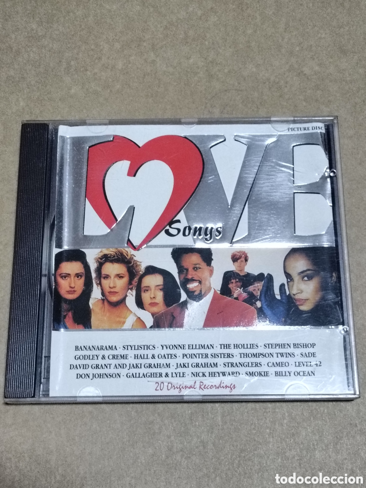 CDs de m&uacute;sica: Love Songs&rdquo;, lanzado en el a&ntilde;o 1992