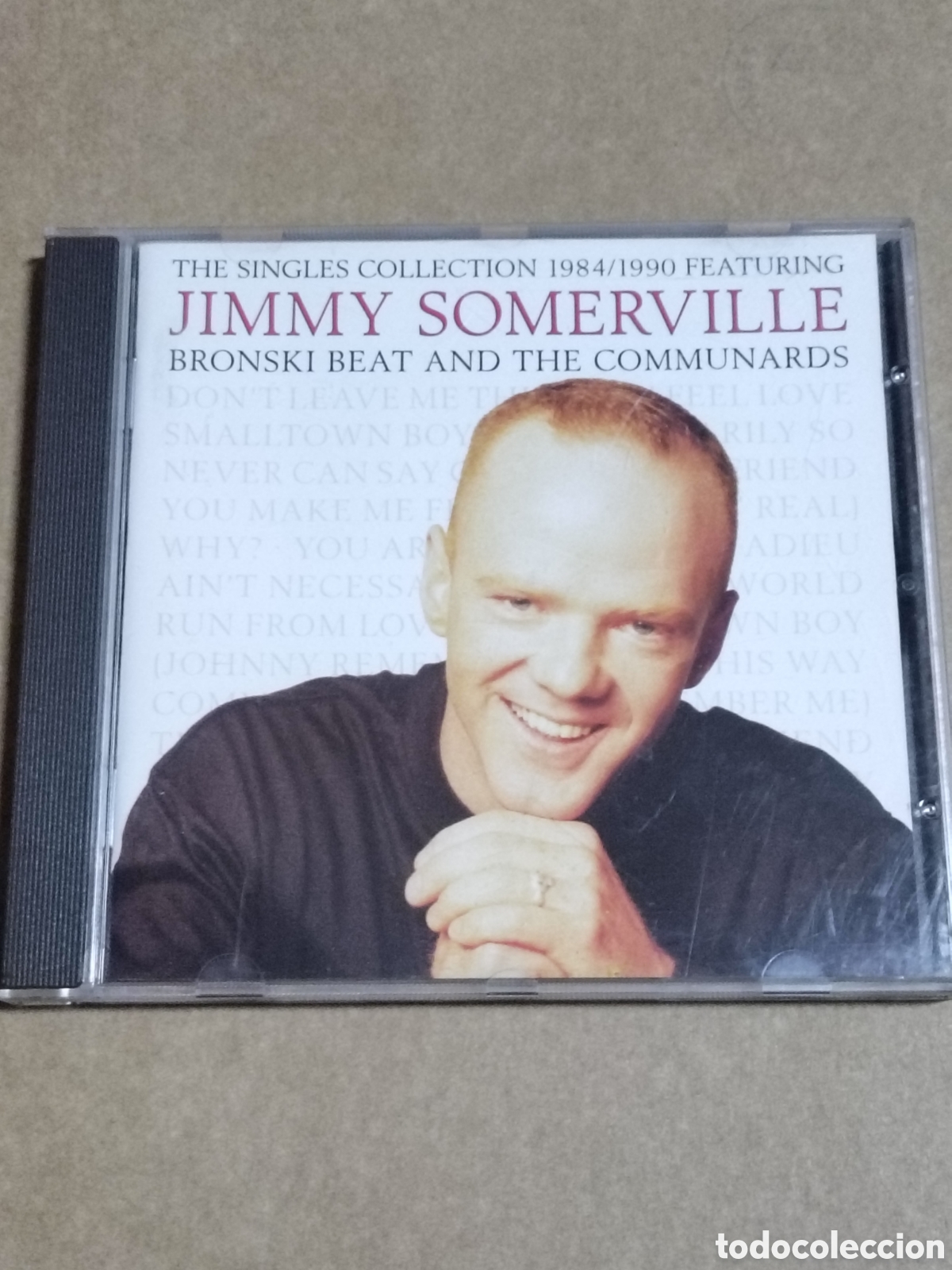 CDs de m&uacute;sica: The Singles Collection 1984/1990, que re&uacute;ne los grandes &eacute;xitos de la carrera del cantante escoc&eacute;s Ji