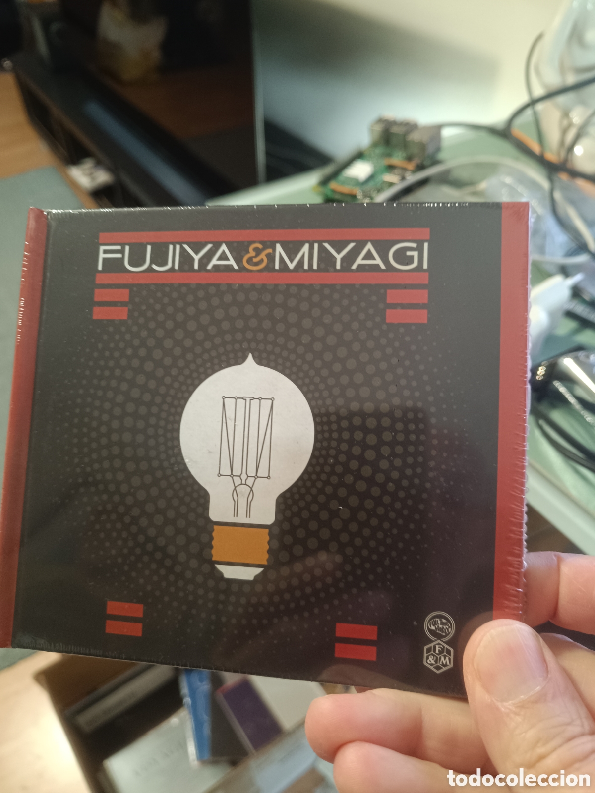 CDs de m&uacute;sica: Fujiya & Miyagi &lrm;&ndash; Lightbulbs (CD, Digipack) (Precintado)