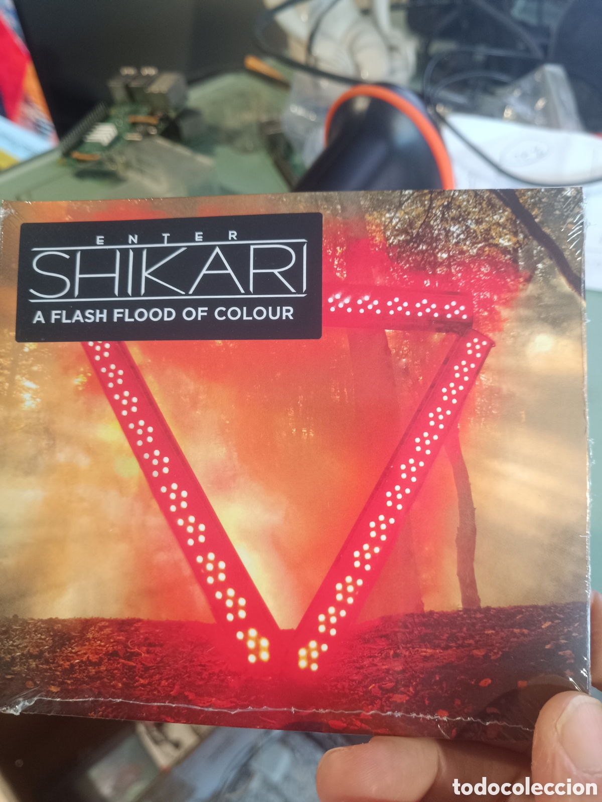 CD di Musica: Enter Shikari &lrm;&ndash; A Flash Flood Of Colour (CD, Digipack) (Precintado)