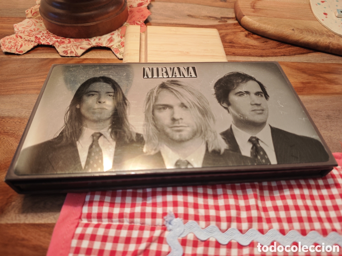 CDs de m&uacute;sica: Nirvana With The Lights Out. Box set Edici&oacute;n limitada Europa 2004 - Incluye 3 CDs+ 1 DVD+ libro