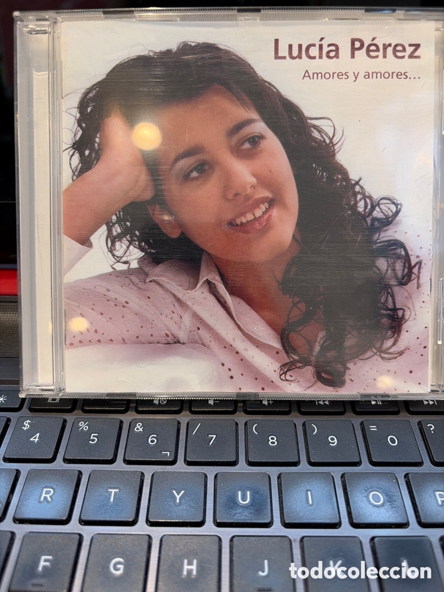 Musik-CDs: LUCIA PEREZ - AMORES Y AMORES CD ALBUM
