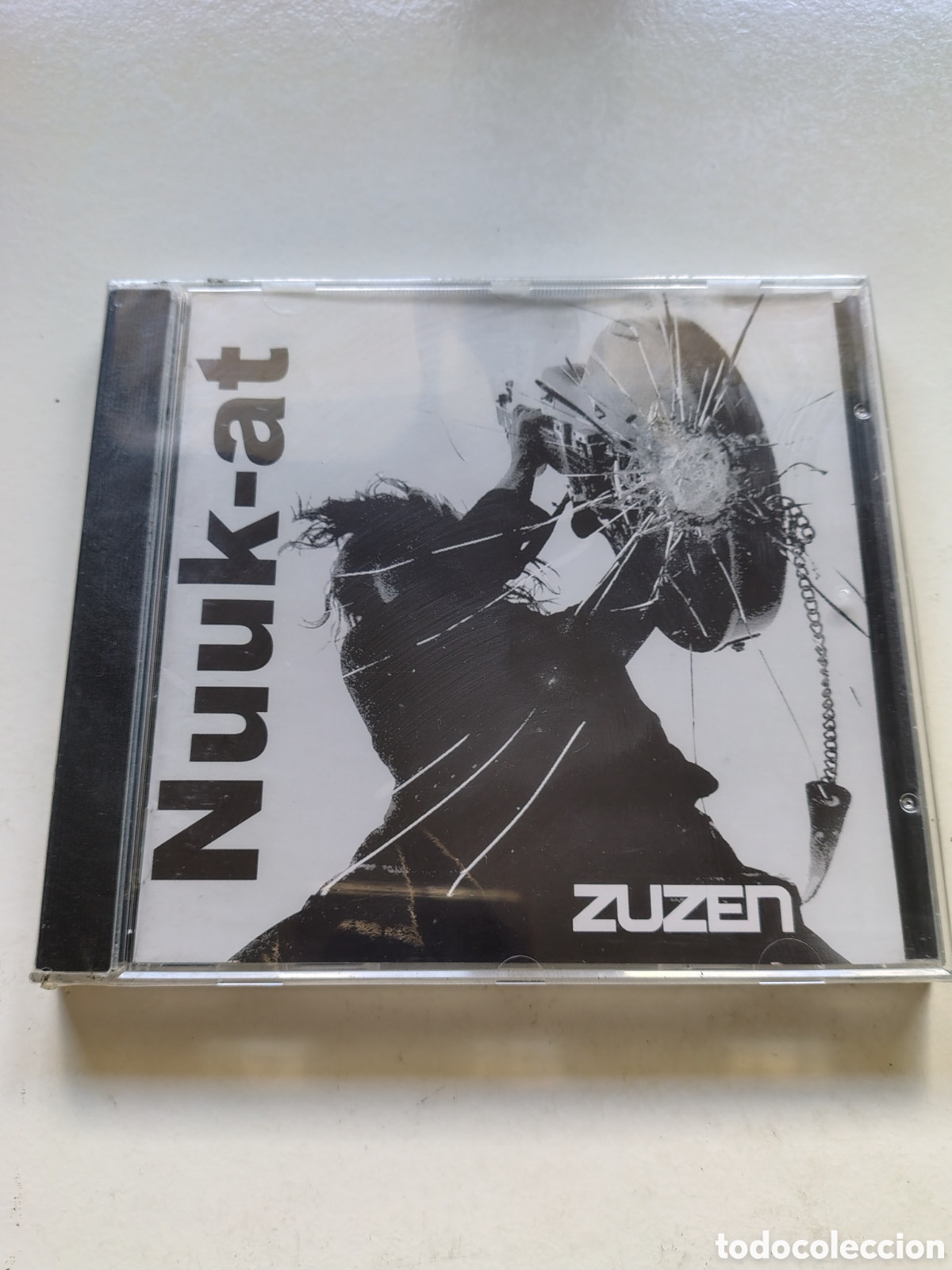CDs de m&uacute;sica: NUUK-AT Zuzen ( 2004 IDEIAK BULTZATUZ ) NUEVO PRECINTADO EUSKADI