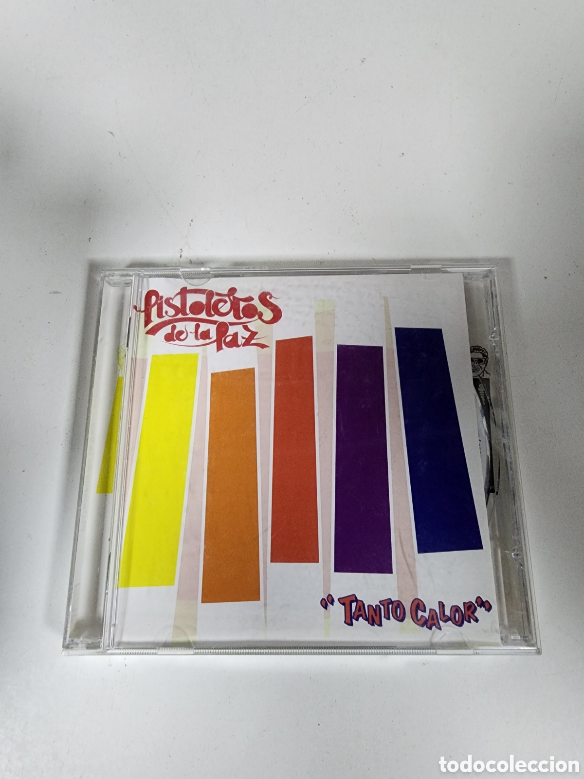 CDs de m&uacute;sica: Tanto Calor, el &aacute;lbum debut de la banda internacional Pistoleros de la Paz