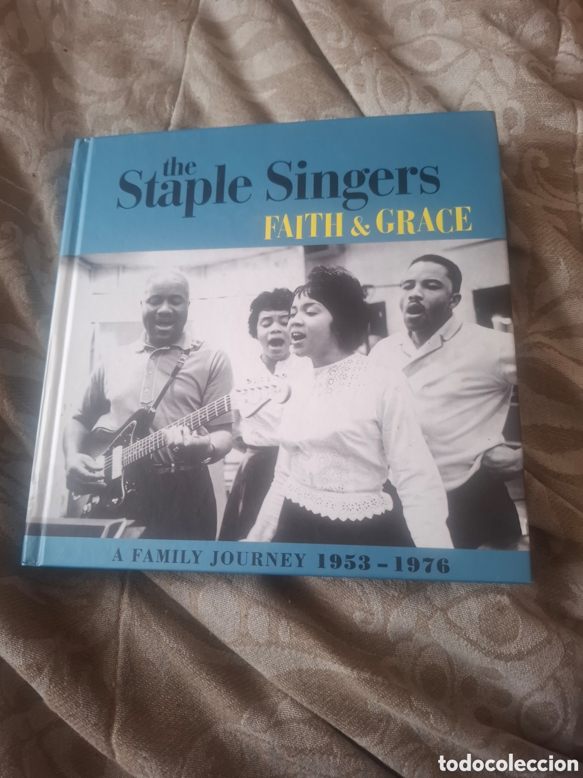 CDs de m&uacute;sica: The Staple Singers Faith & Grace A Family Journey 1953-1976. 4cd +single vinilo+libreto 56 pag