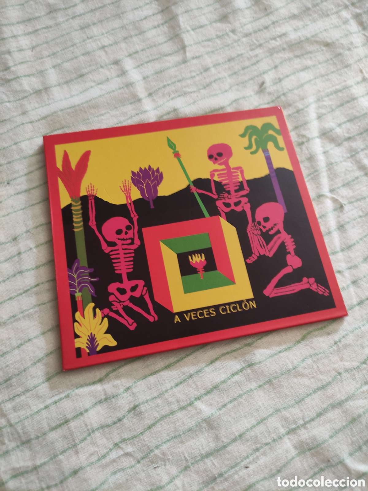 CDs de m&uacute;sica: CD A veces cicl&oacute;n (-)