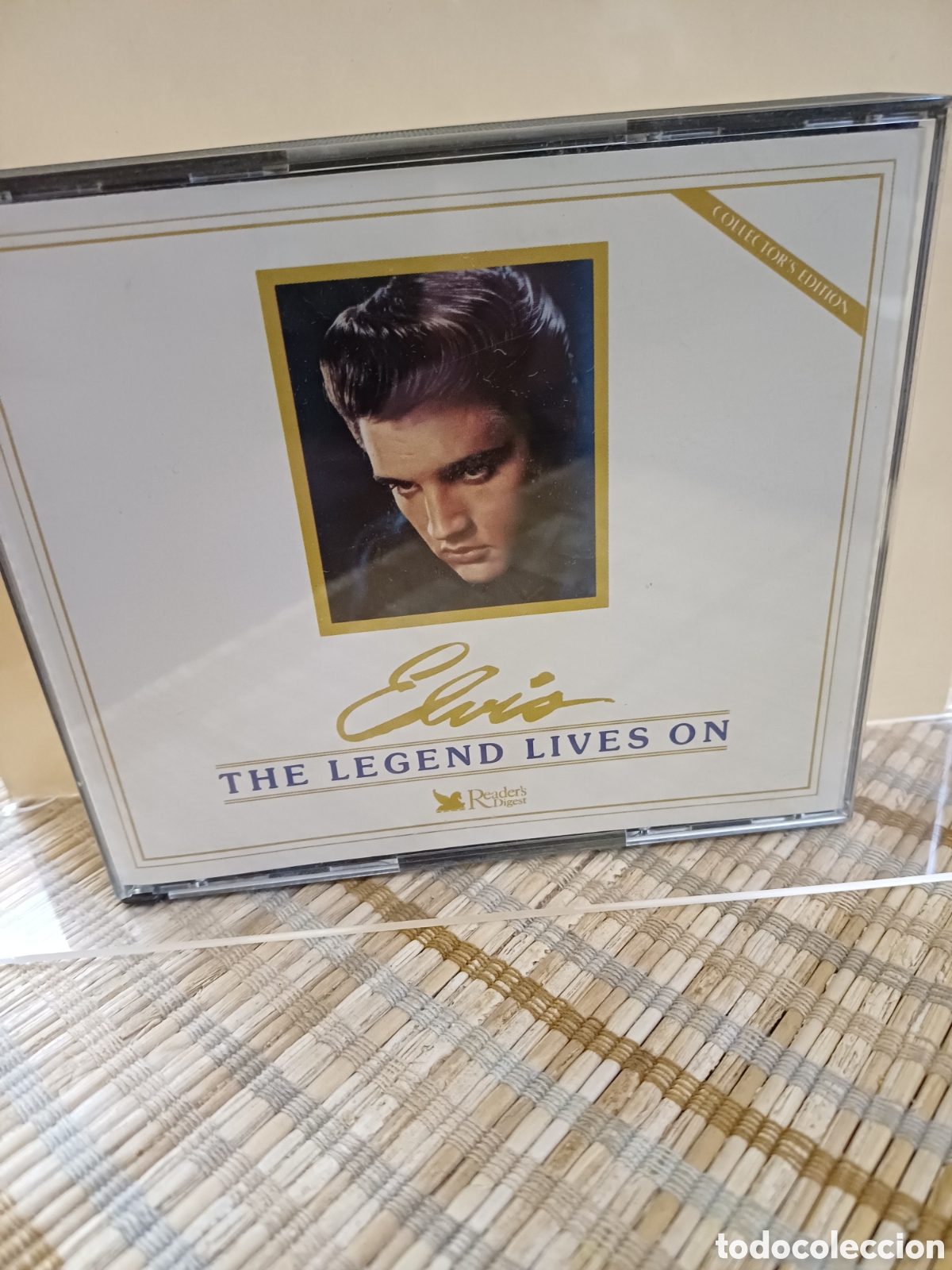 CDs de m&uacute;sica: Elvis The legend lives on.....