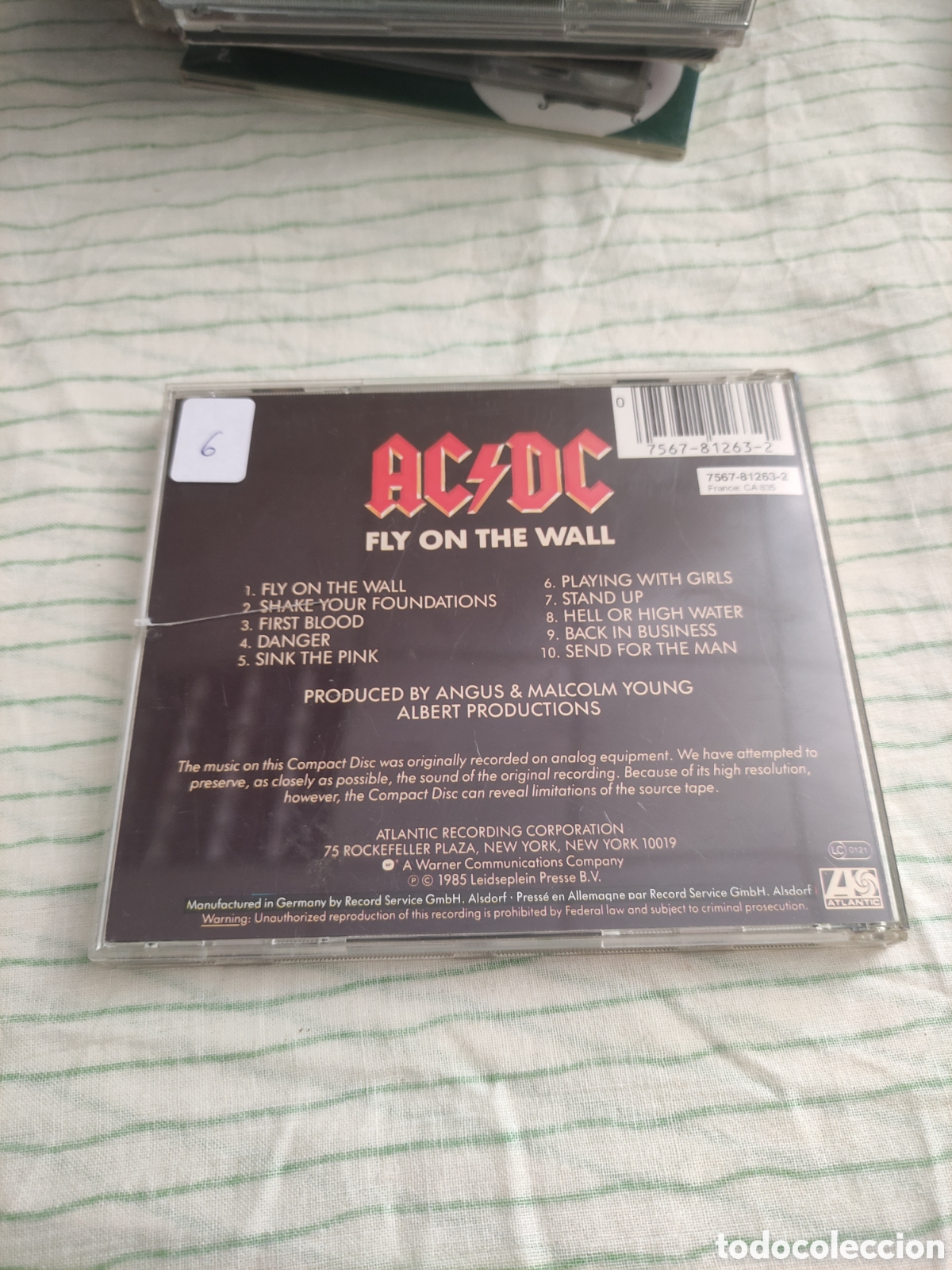 CDs de m&uacute;sica: CD AC/DC - Fly on the wall - Foto 2