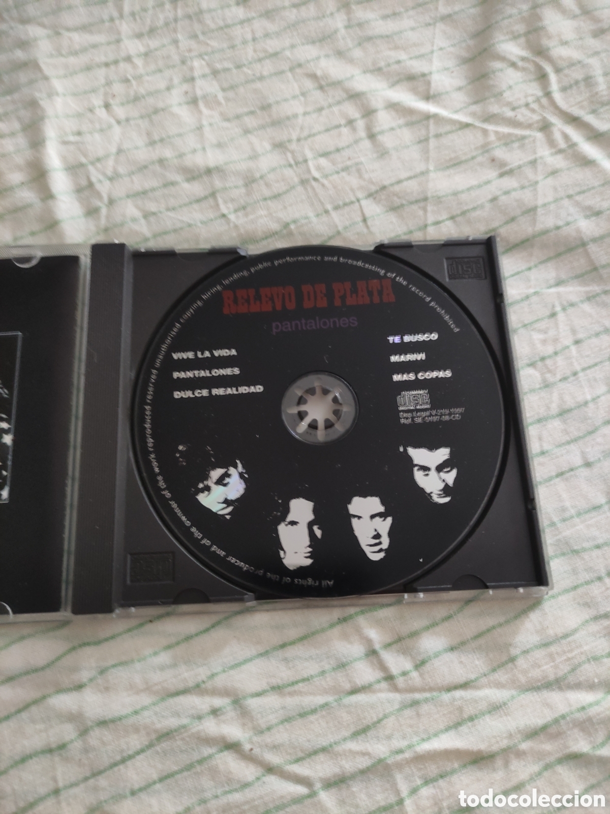 CDs de m&uacute;sica: CD Relevo de plata - pantalones - Foto 2