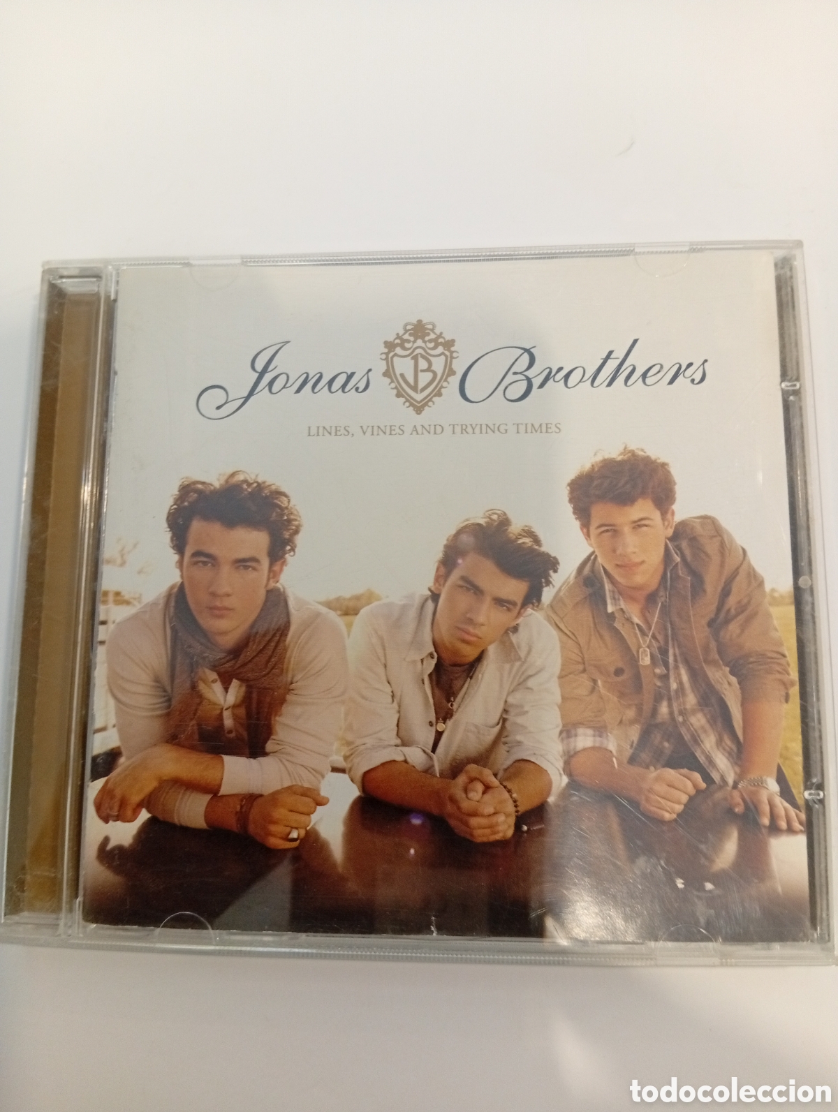 CDs de m&uacute;sica: Jonas Brothers Lunes, Vines and Triying Times