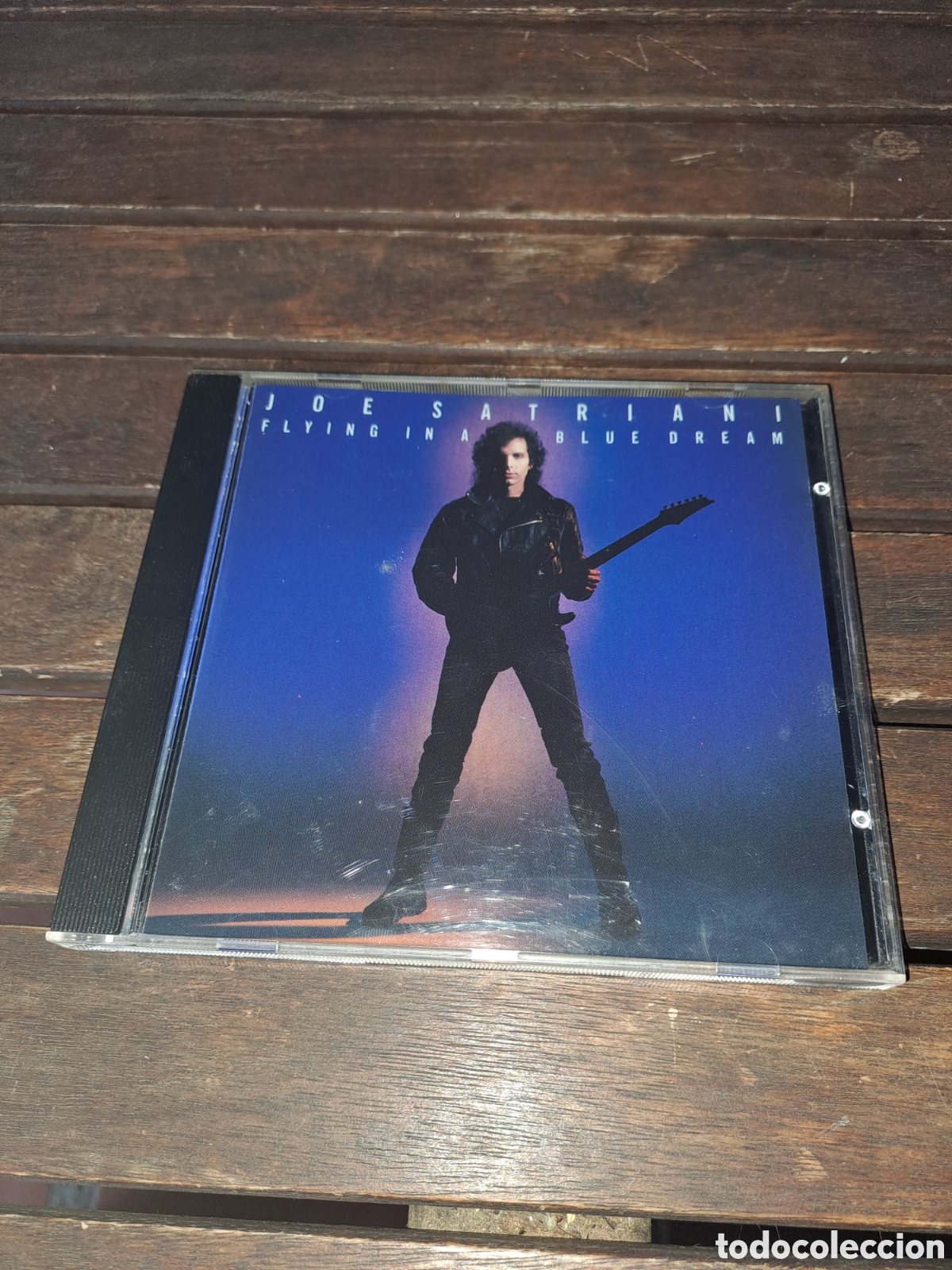 CDs de m&uacute;sica: CD Joe Satriani Flying in a blue dream