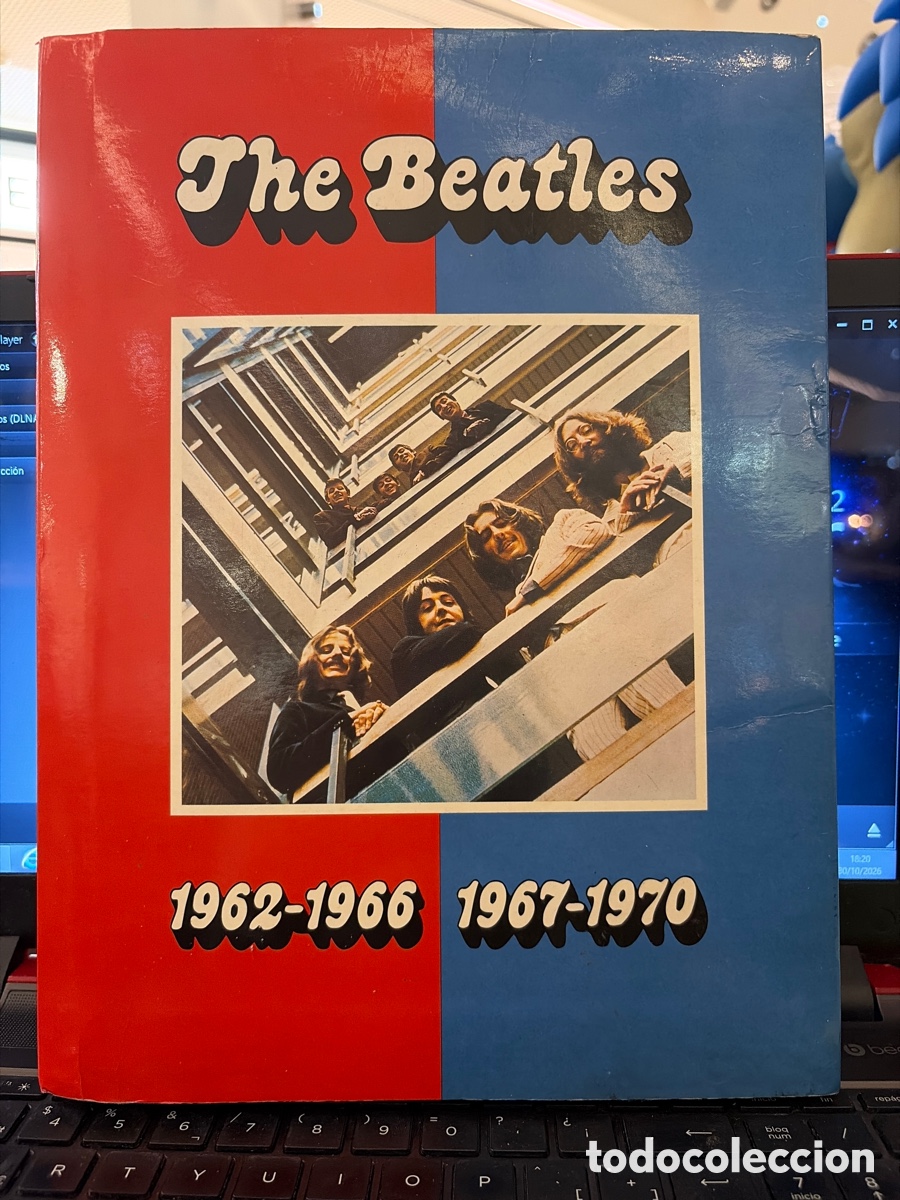 CDs de m&uacute;sica: SET PROMOCIONAL ALBUM ROJO Y AZUL DE THE BEATLES- CAJA CON VHS, LIBRETOS DE LOS CD Y HOJAS PROMOCION