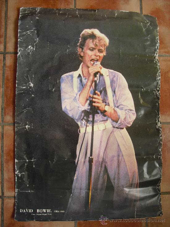 M&uacute;sica de colecci&oacute;n: Poster de David Bowie de la gira de 1983, fotografia de Miguel Angel P&eacute;rez. 97 x 65,5 cm