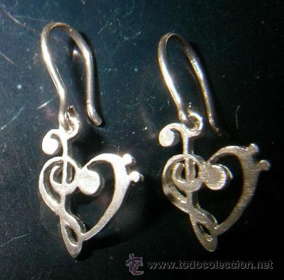 M&uacute;sica de colecci&oacute;n: pendientes colgantes coraz&oacute;n claves en plata de ley