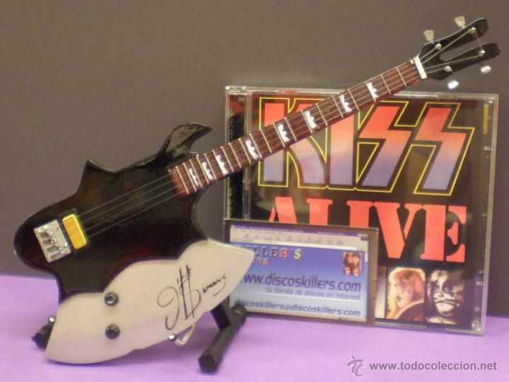 M&uacute;sica de colecci&oacute;n: Bajo Gene Simmons - Kiss - Tributo a la banda. Serigrafiada.