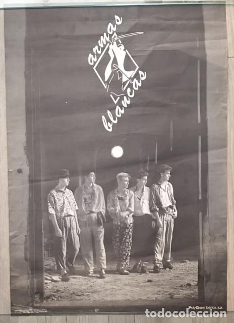 M&uacute;sica de cole&ccedil;&atilde;o: POSTER CARTEL PROMOCIONAL DEL GRUPO ARMAS BLANCAS VALENCIA 1985