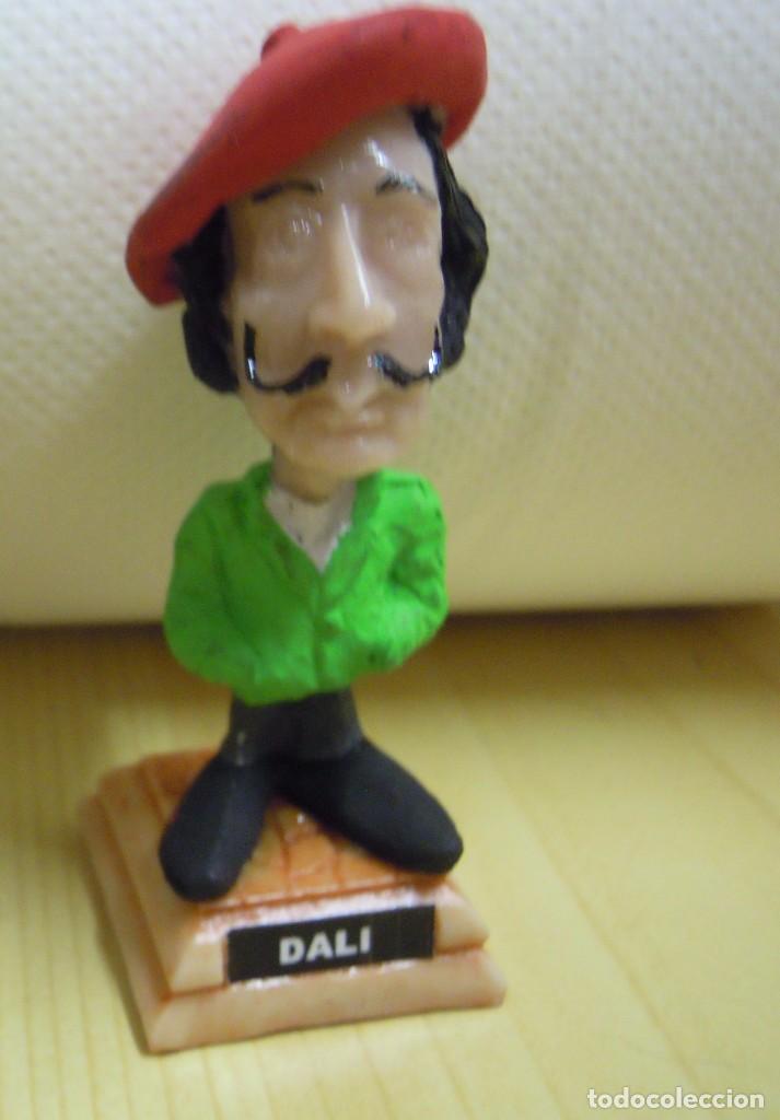 Collectible Music: SALVADOR DALI: PRECIOSA MINIATURA PINTADA A MANO EN BASE -RESINA SOLIDA- MUY SIMPATICA!!