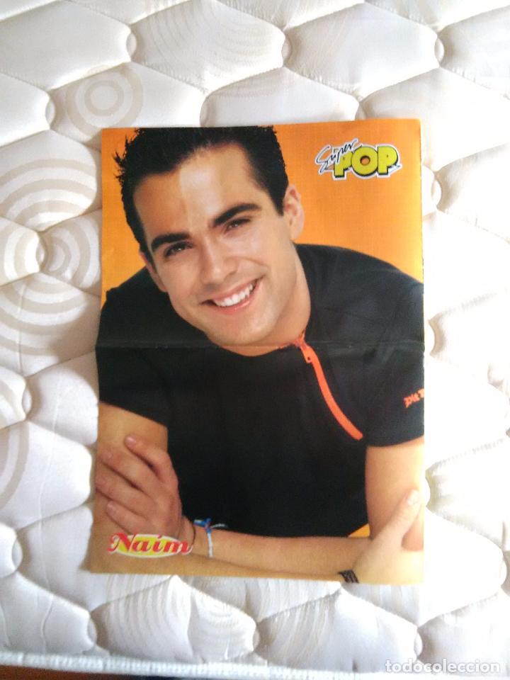 M&uacute;sica de colecci&oacute;n: ANTIGUO DOBLE P&Oacute;STER 2 P&Aacute;GINAS REVISTA S&Uacute;PER POP OPERACI&Oacute;N TRIUNFO (OT 1): NA&Iuml;M THOMAS Y FOTOS TODOS