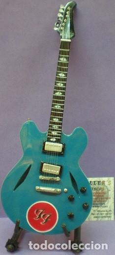 M&uacute;sica de colecci&oacute;n: Guitarra Foo Fighters - FF