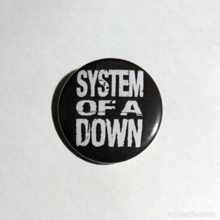 Collectible Music: SYSTEM OF A DOWN - LOGO CHAPA 31MM (CON IMPERDIBLE) - METAL ALTERNATIVO
