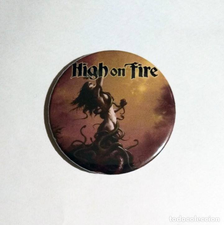 Collectible Music: HIGH ON FIRE - SNAKES FOR THE DIVINE CHAPA 59mm (CON IMPERDIBLE) - STONER DOOM METAL