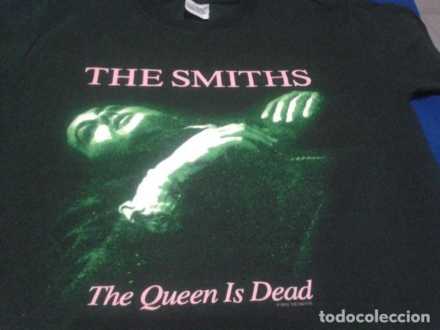 the queen is dead camiseta