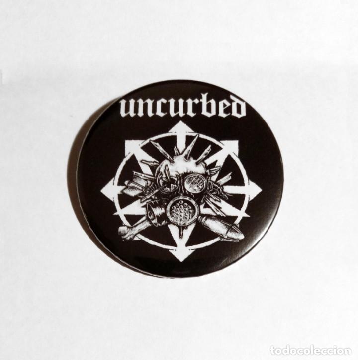 M&uacute;sica de colecci&oacute;n: UNCURBED - LOGO CHAPA 59mm (CON IMPERDIBLE) - HARDCORE CRUST - Foto 1