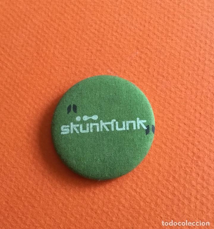 M&uacute;sica de colecci&oacute;n: Antigua chapa solapa - Foto 1