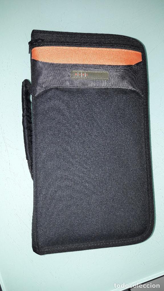Musiksammlung: Maleta porta CD. Capacidad para 96 CD. Tela, cierre con cremallera. (2. color naranja). AVEC