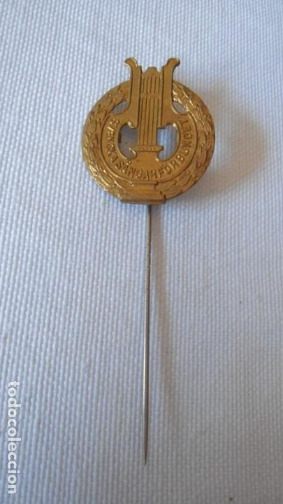 Musica di collezione: ANTIGUO ALFILER DE ASOCIACION DE CANTANTES SUECOS