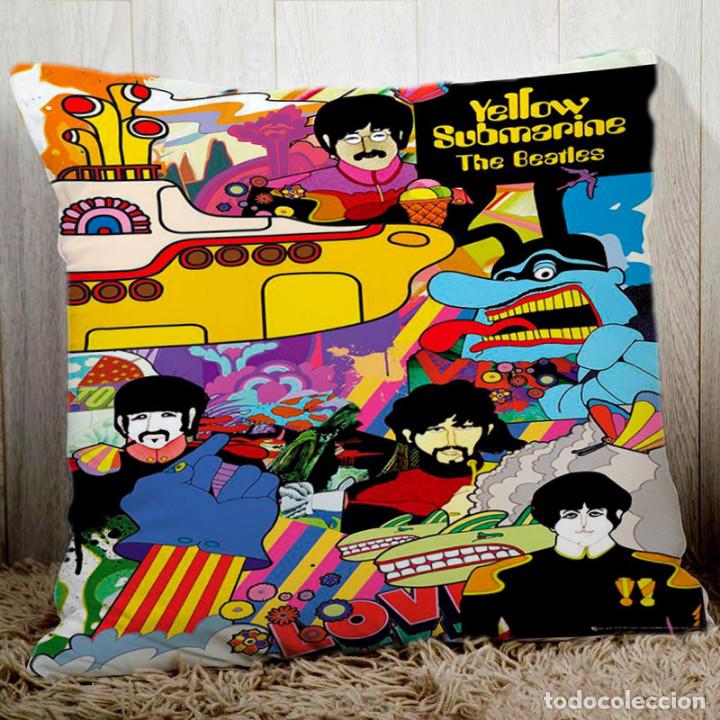 M&uacute;sica de colecci&oacute;n: FUNDA PARA COJ&Iacute;N.DOBLE ESTAMPADO.45 CMS.DE LADO.THE BEATLES YELLOW SUBMARINE.SUBMARINO AMARILLO