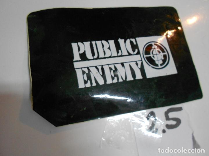M&uacute;sica de cole&ccedil;&atilde;o: ANTIGUA PEGATINA VINTAGE A&Ntilde;OS 90 - PUBLIC ENEMY - ENVIO INCLUIDO A ESPA&Ntilde;A