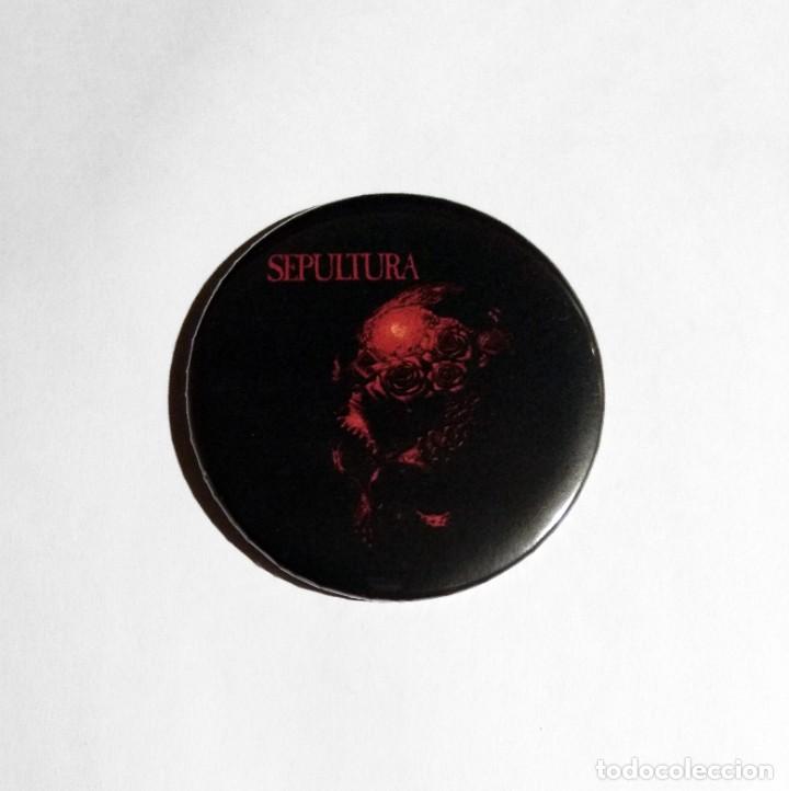 M&uacute;sica de colecci&oacute;n: SEPULTURA - BENEATH THE REMAINS IM&Aacute;N NEVERA 59MM - THRASH METAL